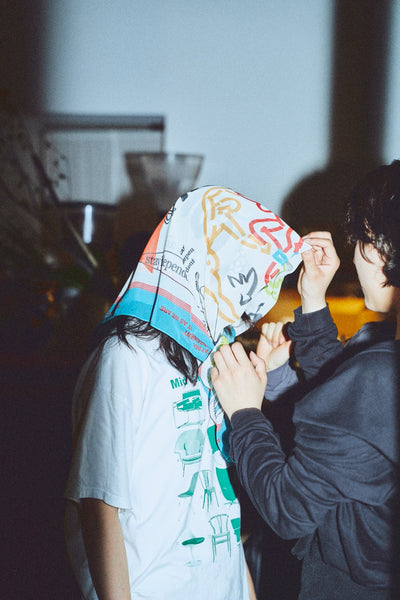 TENTO. Graphic Scarf  – stay independent –