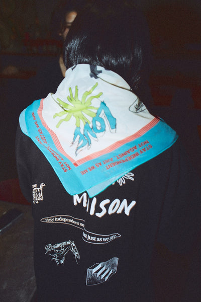 TENTO. Graphic Scarf  – stay independent –
