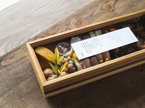 2026年 トドのお正月おせち　特製木箱入り