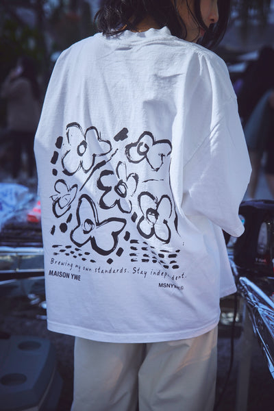 MAISON YWE. Graphic T-Shirt  – FLOWER –